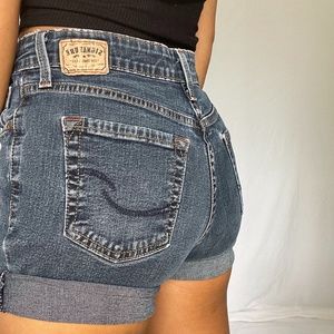 Levi Dark Wash Cut Off Short